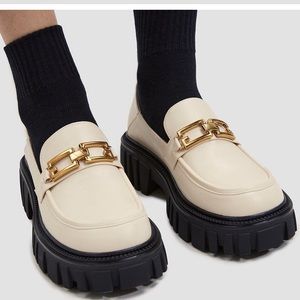 Lattelier White Leather Loafers With Chain